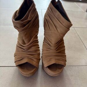 Elizabeth and James Wedges